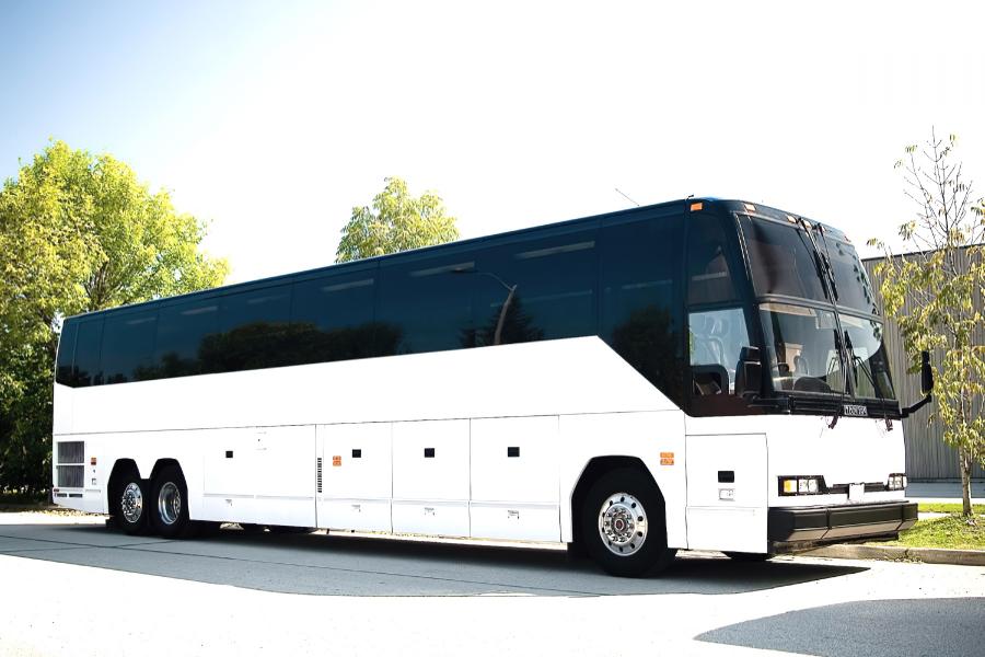 55 Passenger Prevost Lounge Party Bus Photo