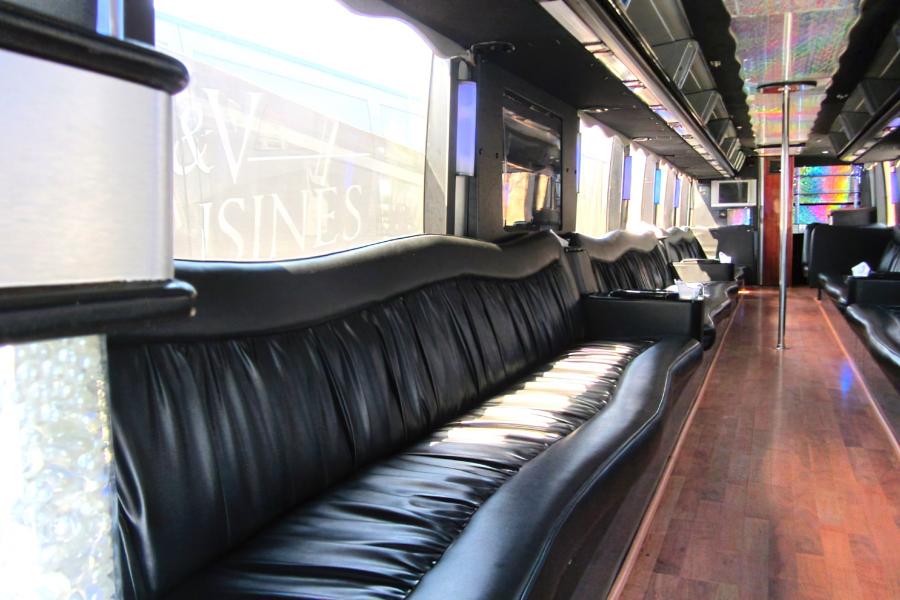 55 Passenger Prevost Lounge Party Bus Small Photo (19)