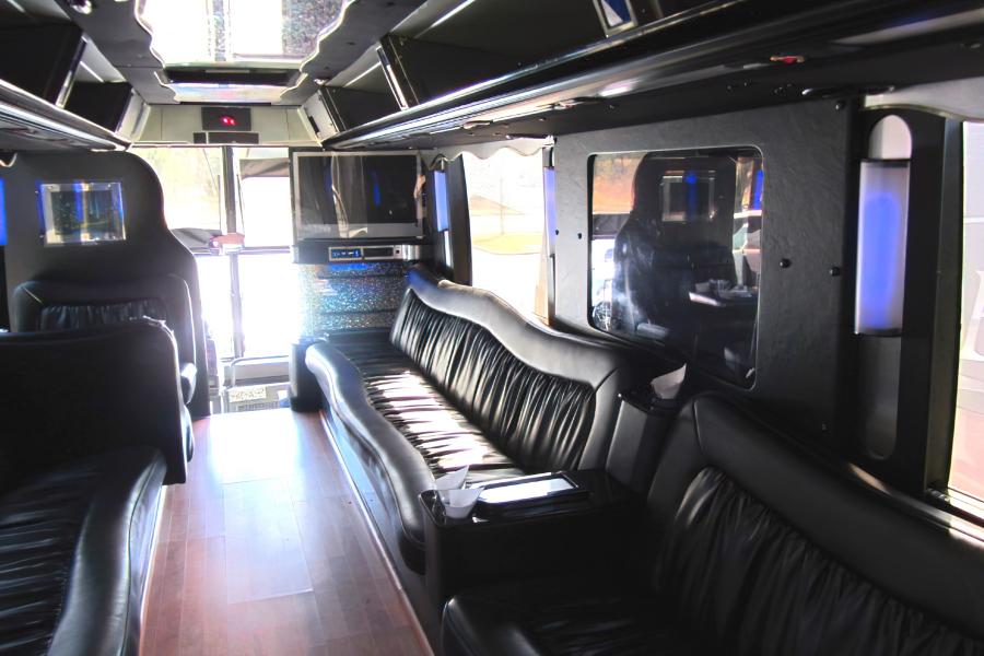55 Passenger Prevost Lounge Party Bus Small Photo (19)