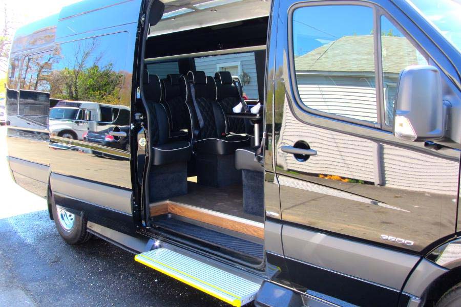 New Mercedes Luxury Sprinter 14 Passenger Photo