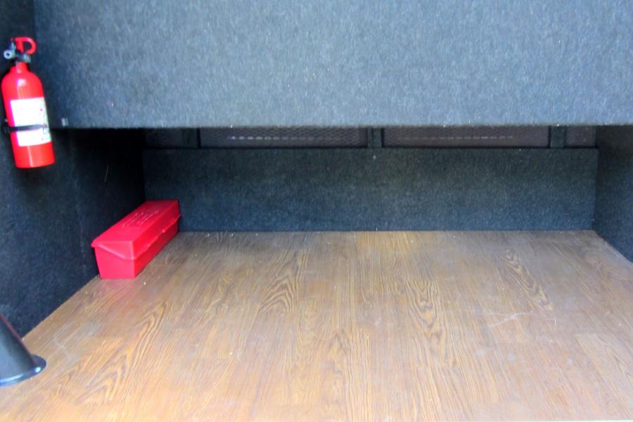 New Mercedes Luxury Sprinter 14 Passenger Small Photo (19)