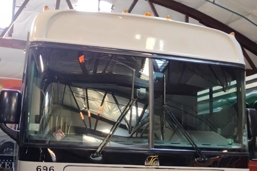 34 Passenger Party Bus Small Photo (19)