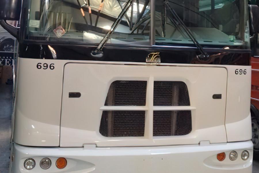 34 Passenger Party Bus Small Photo (19)