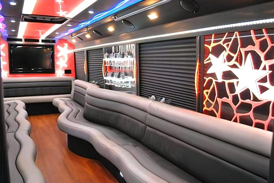 32 PAX LUXURY PARTY BUS Small Photo (19)
