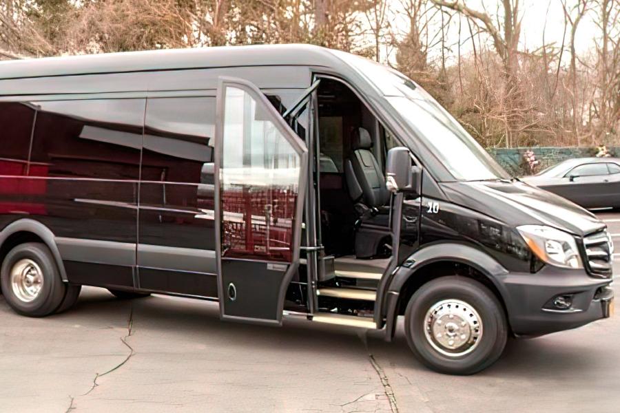 14 PAX MERCEDES SPRINTER Small Photo (19)