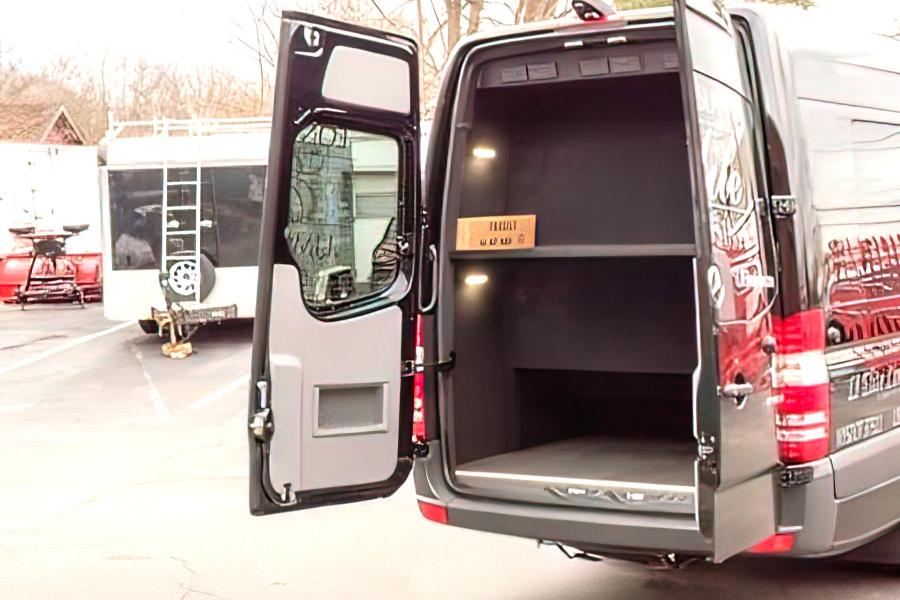 14 PAX MERCEDES SPRINTER Small Photo (19)