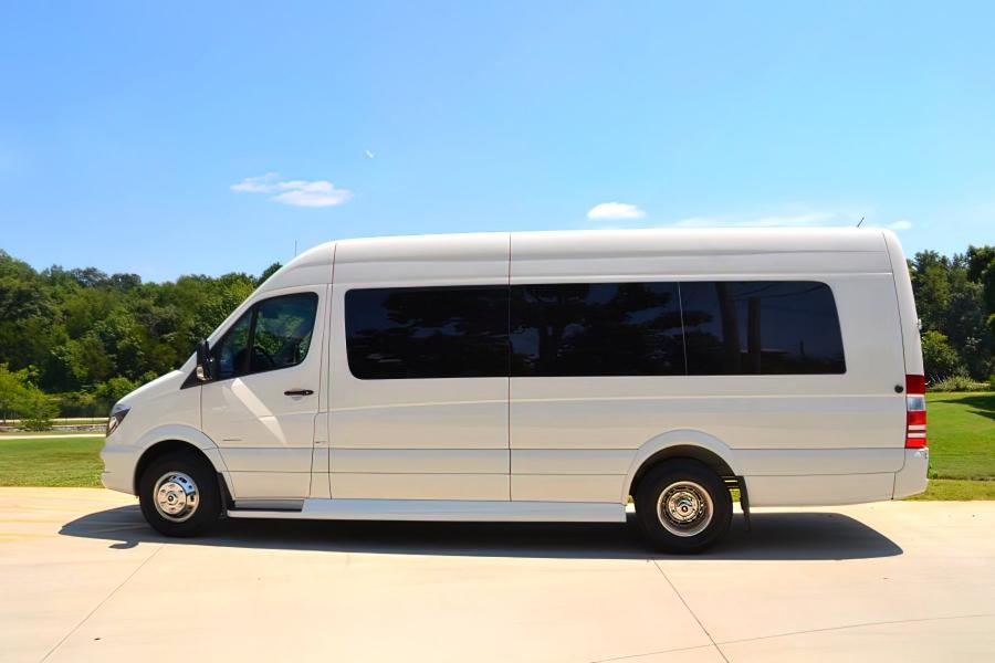 14 PAX Mercedez Benz Sprinter Party Bus Small Photo (19)