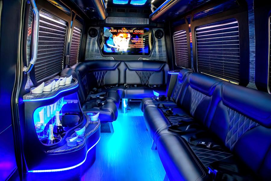 14 PAX Sprinter Mercedes Limousine Photo