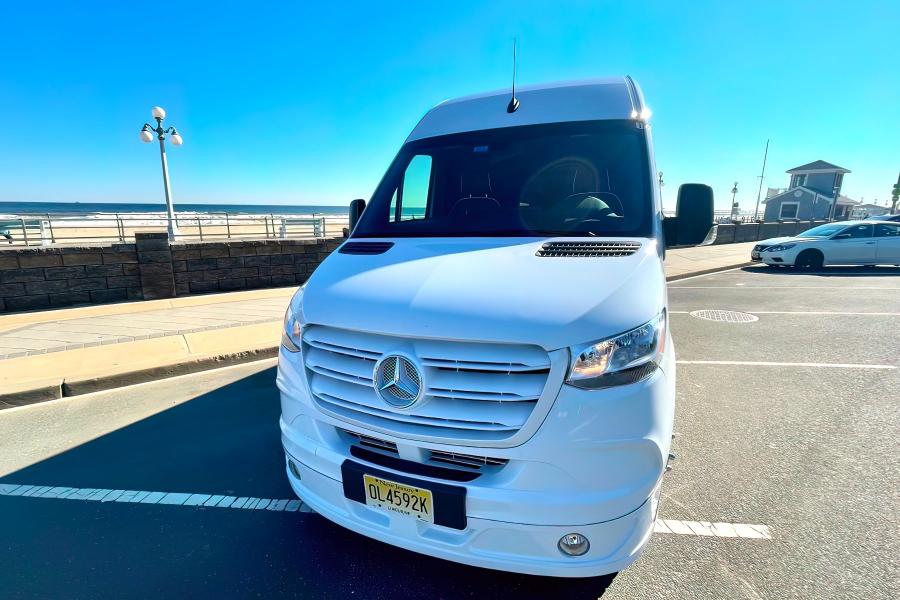 14 PAX Mercedes Benz Sprinter White Limousine Small Photo (19)