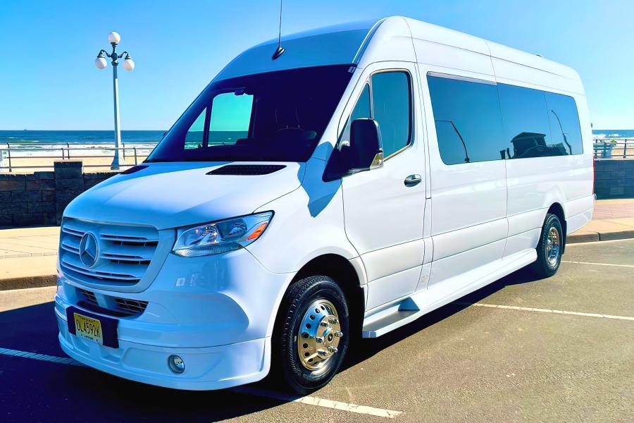 14 PAX Mercedes Benz Sprinter White Limousine Small Photo (19)