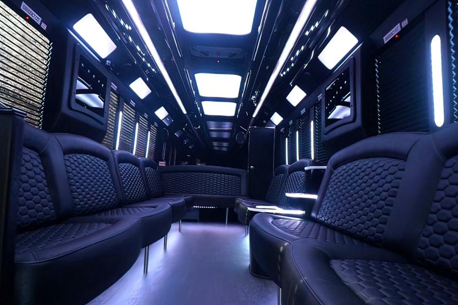  26 PAX PARTY BUS Small Photo (19)