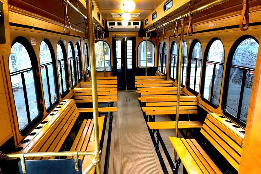 24 PAX  WHITE TROLLEY Small Photo (19)