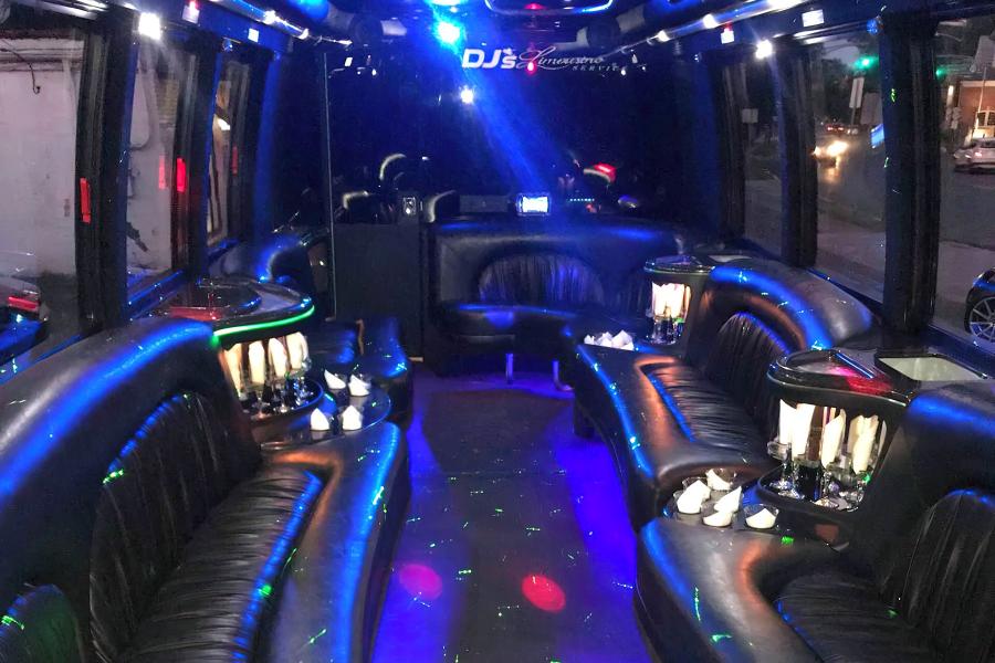 26 PAX Party Bus With Bathroom Small Photo (19)