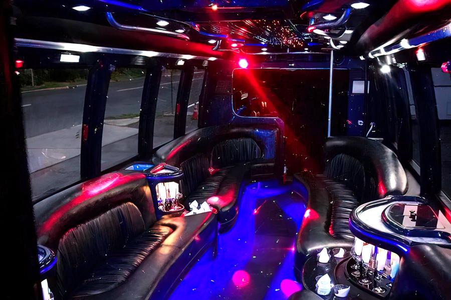26 PAX Party Bus With Bathroom Small Photo (19)