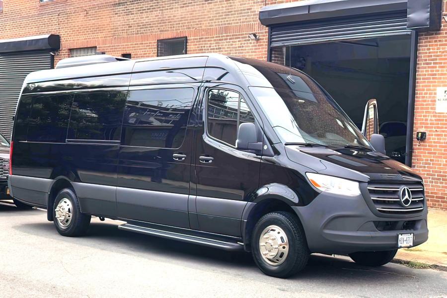 14 Passenger Luxury Sprinter Minibus Features Photo