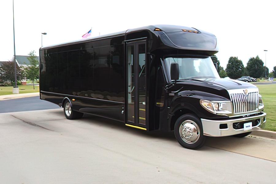 28  PASSENGER EXECUTIVE COACH Photo