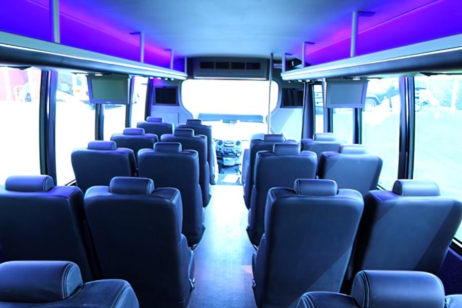 27 PASSENGER EXECUTIVE MINI COACH Small Photo (19)