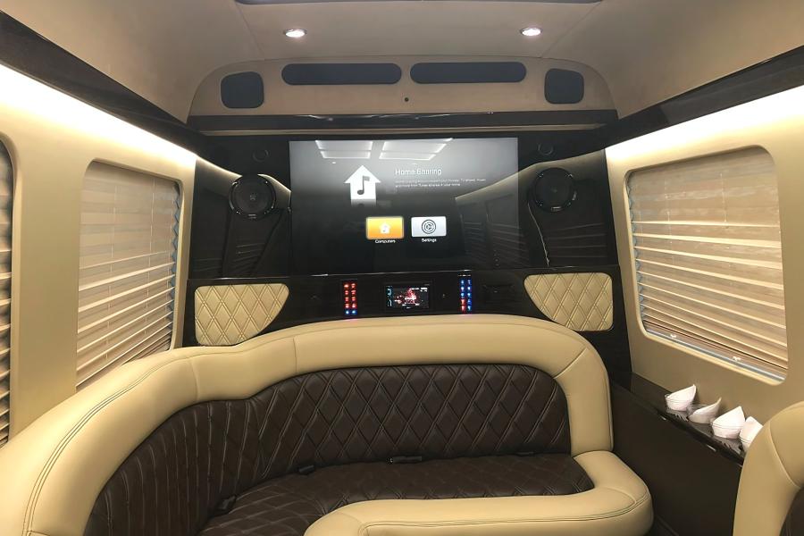 12 PAX MERCEDES PARTY BUS Small Photo (19)