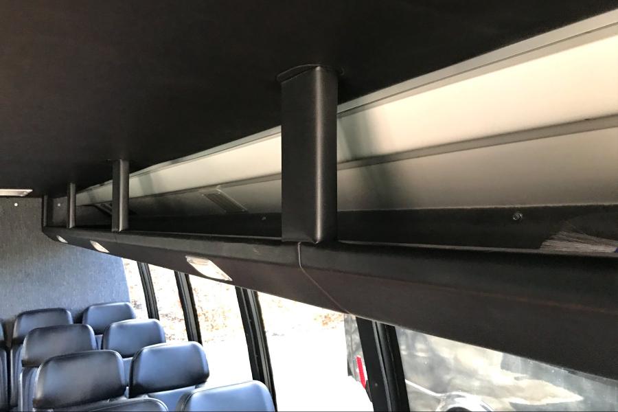 23 PASSENGER MINI COACH Small Photo (19)