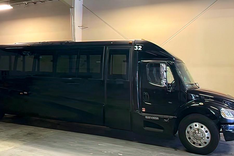 34 PASSENGER PARTY BUS Small Photo (19)