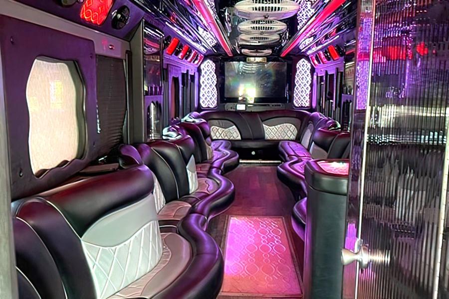 42 PAX ROCKSTAR PARTY BUS Photo