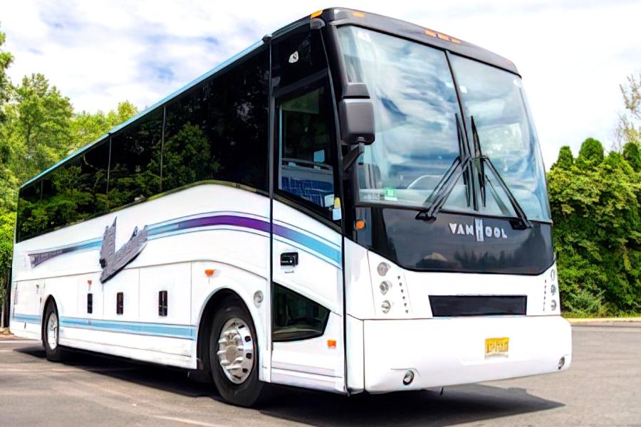38 PASSENGER MOTOR COACH Photo