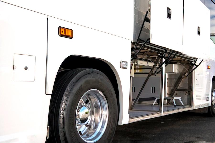 44 PASSENGER MOTOR COACH Small Photo (19)
