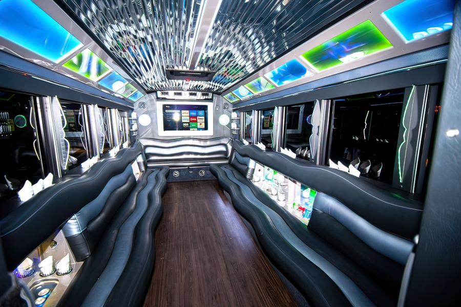 20 PAX Limo Bus Photo