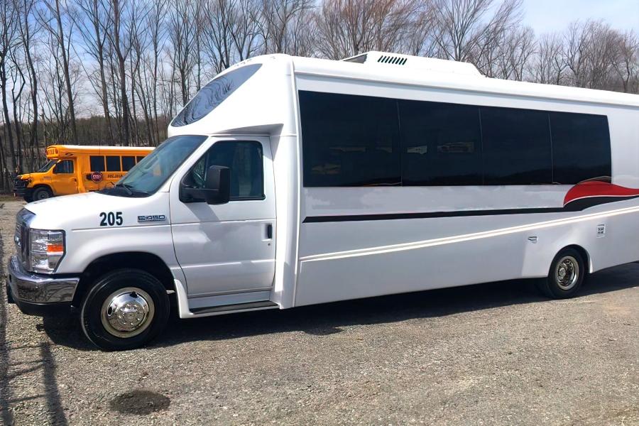 23 PASSENGER MINI BUS Photo