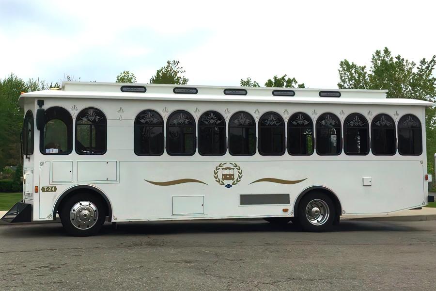 32 PAX Trolley  Sir Lancelot Small Photo (19)