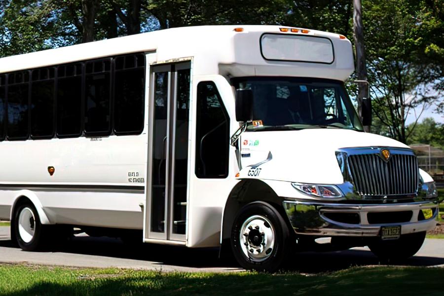 29 PASSENGER BUS Photo