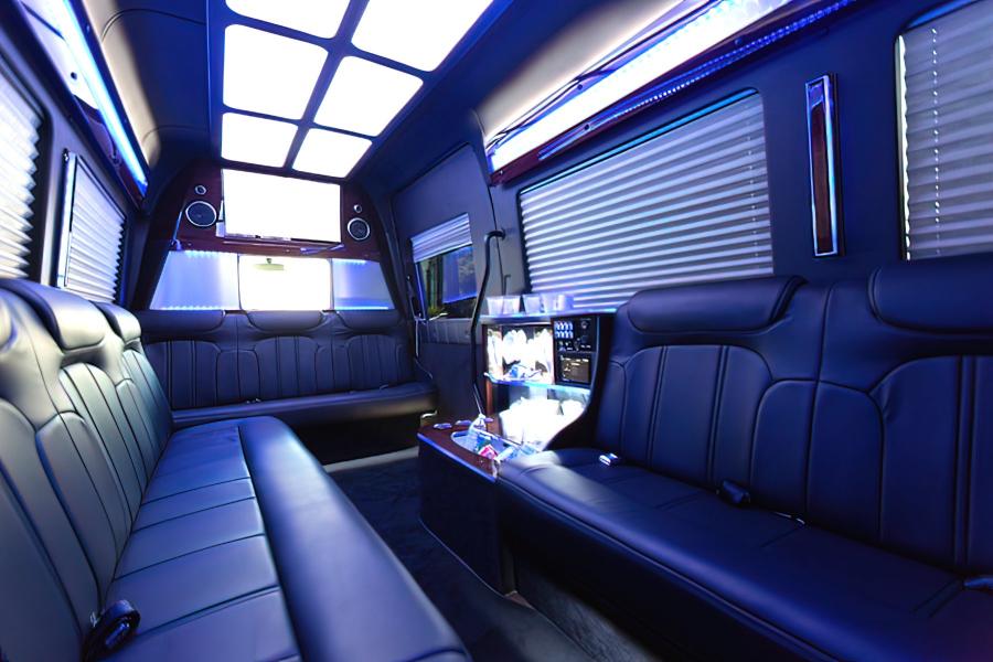 10 PAX Mercedes-Benz Limousine Sprinter Photo