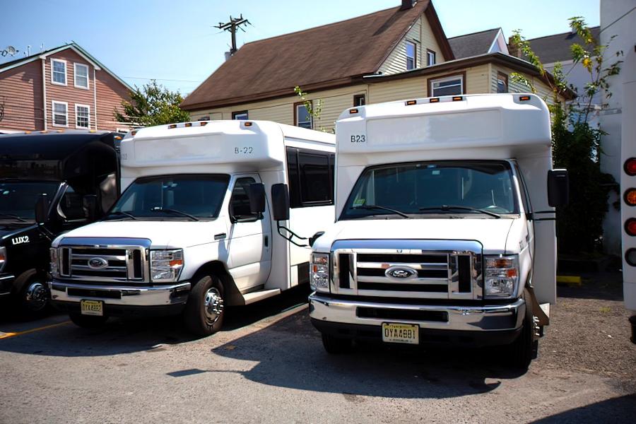 21 PAX Mini Bus Small Photo (19)
