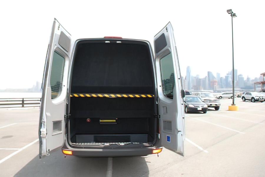 15 PAX Mercedes Sprinter Small Photo (19)