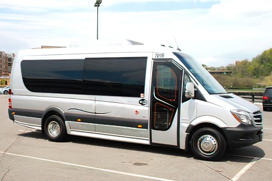 15 PAX Mercedes Sprinter Small Photo (19)