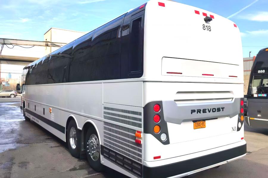 56 PAX Prevost with Bathroom Small Photo (19)