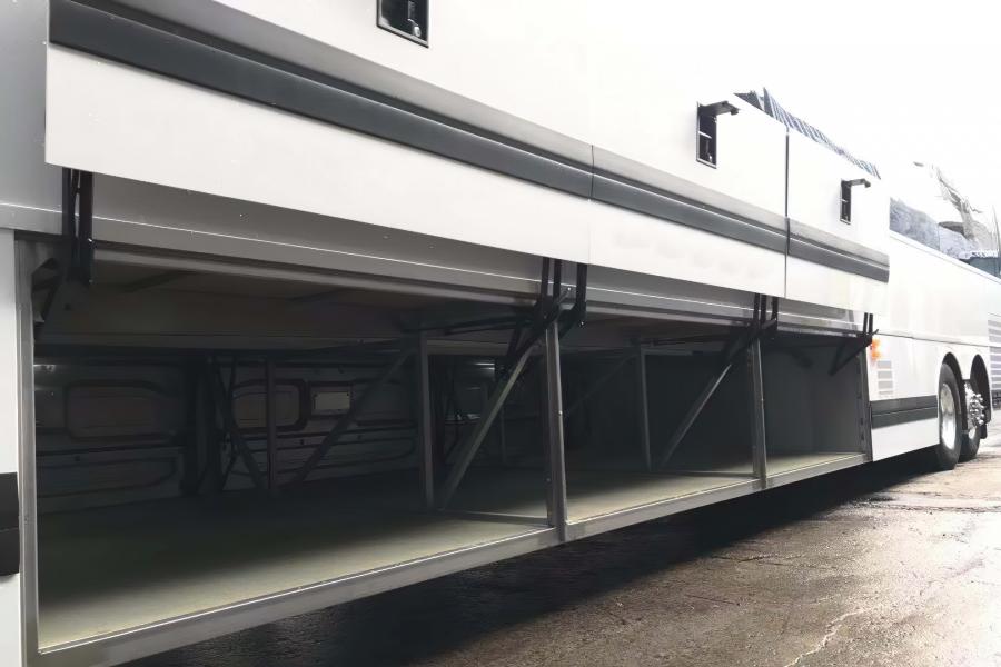 56 PAX Prevost with Bathroom Small Photo (19)