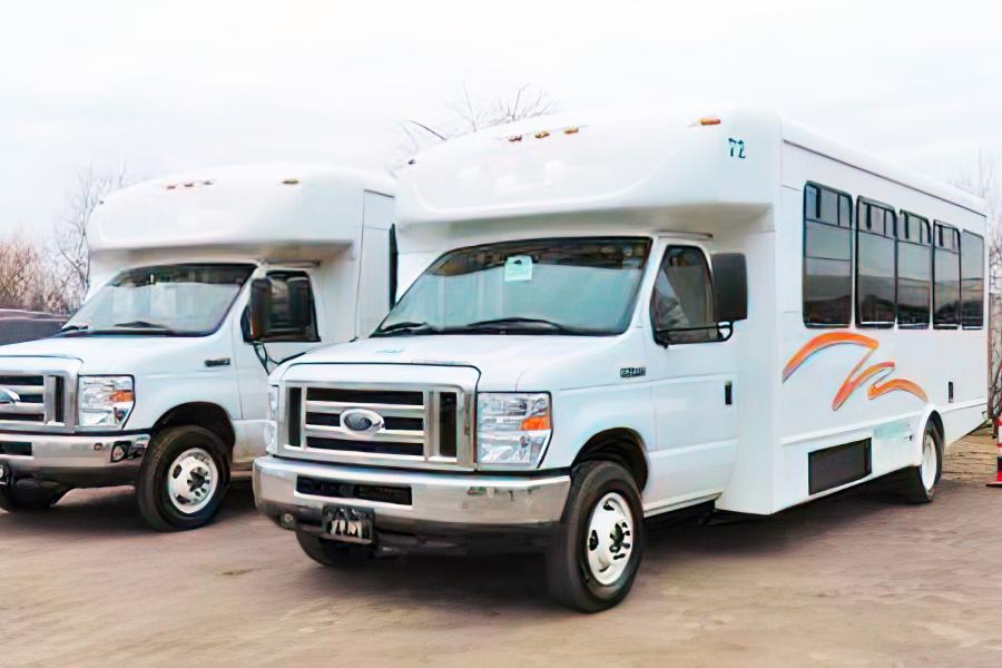 25-PASSENGER MOTORCOACH Photo
