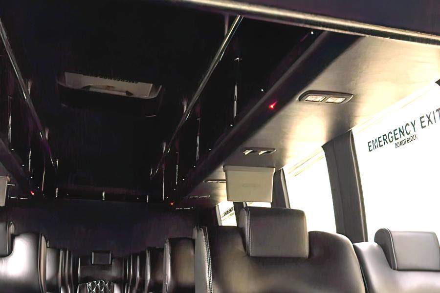 24 PASSENGER LUXURY BUS Small Photo (19)