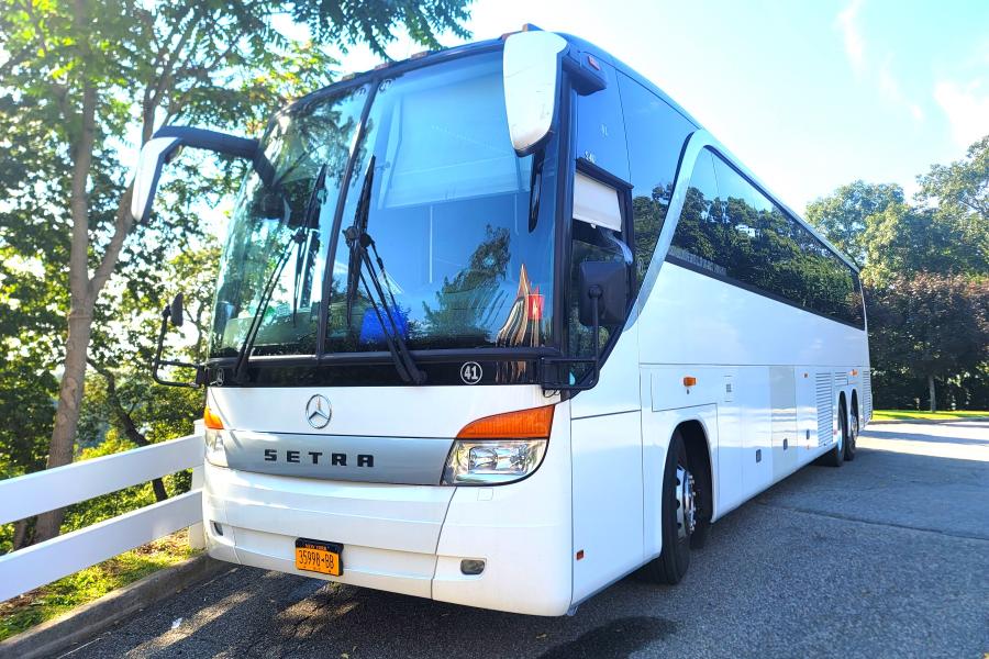40 Passenger Party Bus Small Photo (19)