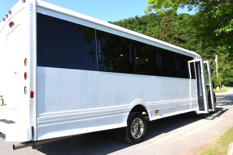 25 Passenger Limousine Bus Small Photo (19)