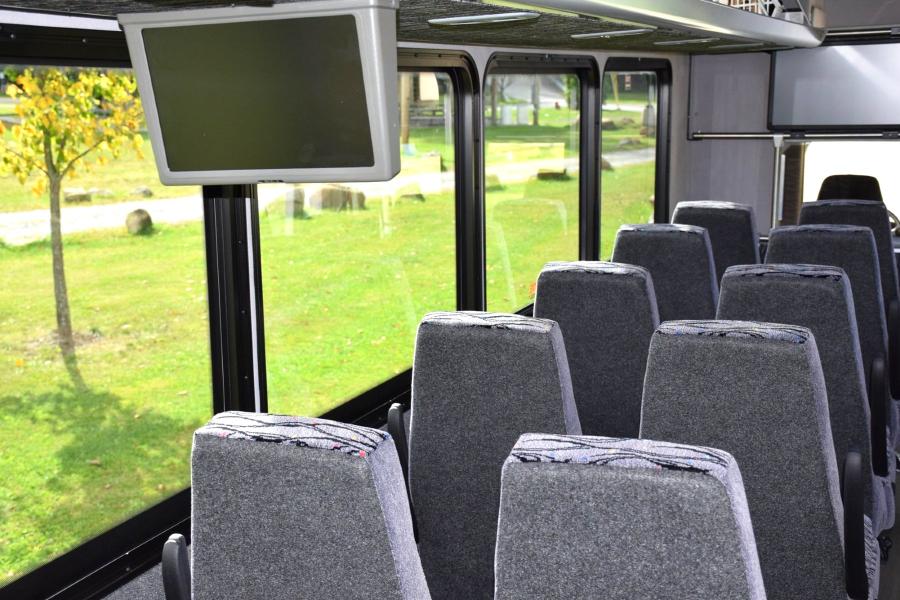 33 Passenger Bus Small Photo (19)