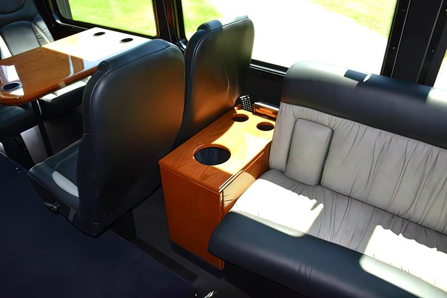  17 Passenger Executive Bus  Small Photo (19)