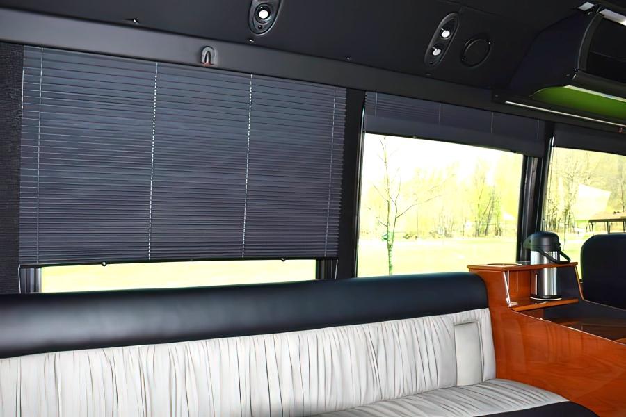  17 Passenger Executive Bus  Small Photo (19)