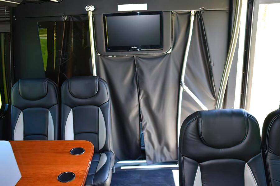  17 Passenger Executive Bus  Small Photo (19)